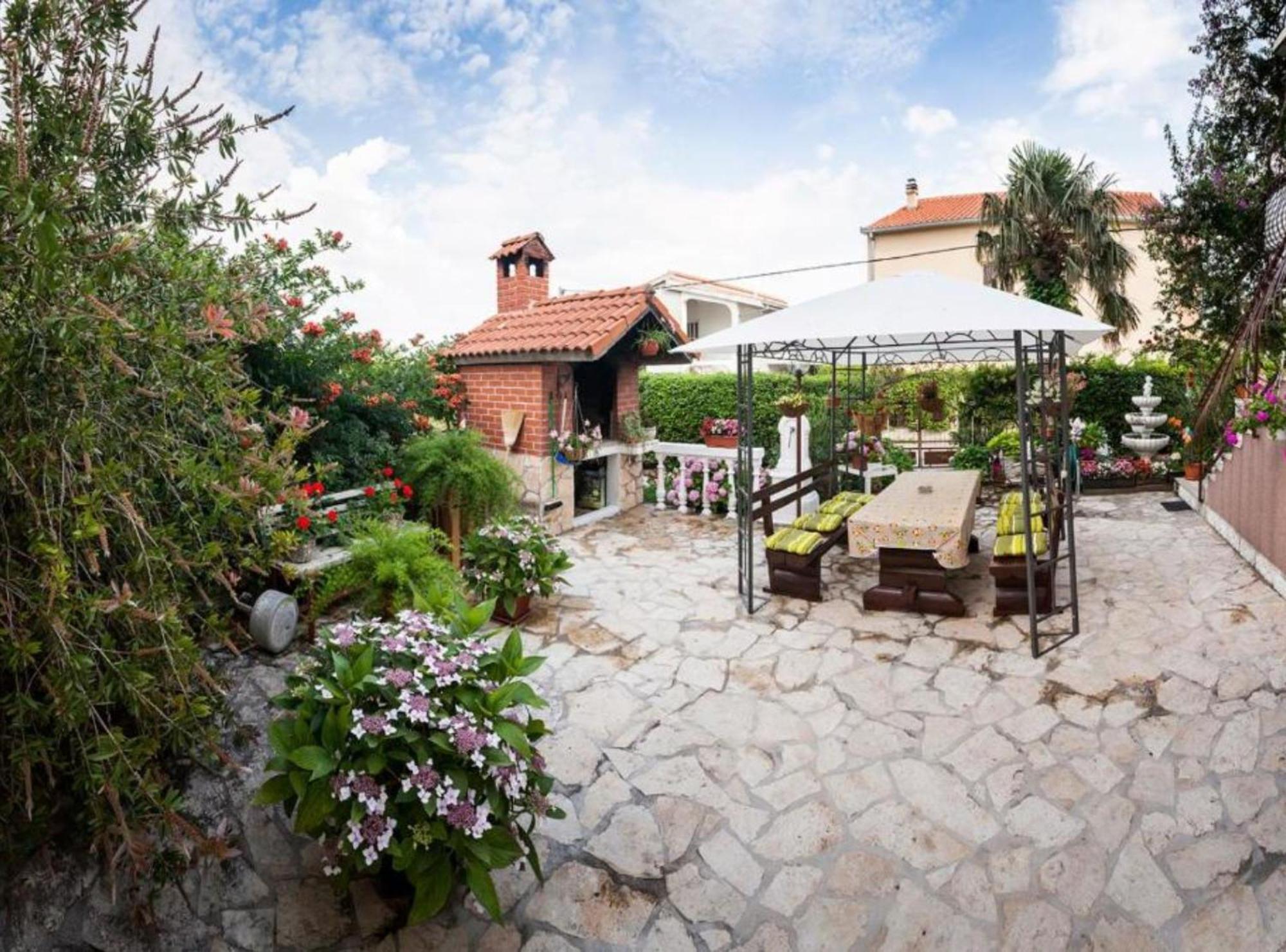 Apartment Dalmatia Kastela Exterior photo