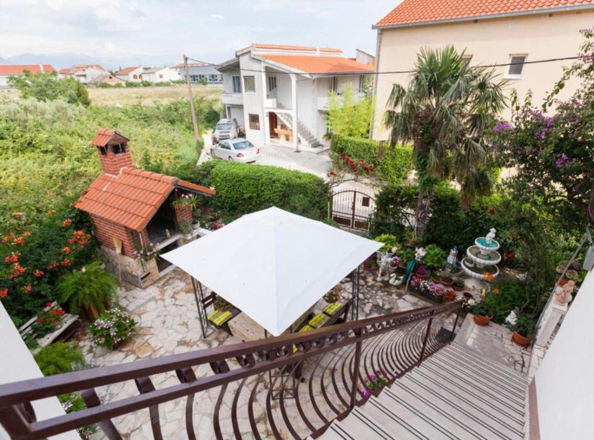 Apartment Dalmatia Kastela Exterior photo