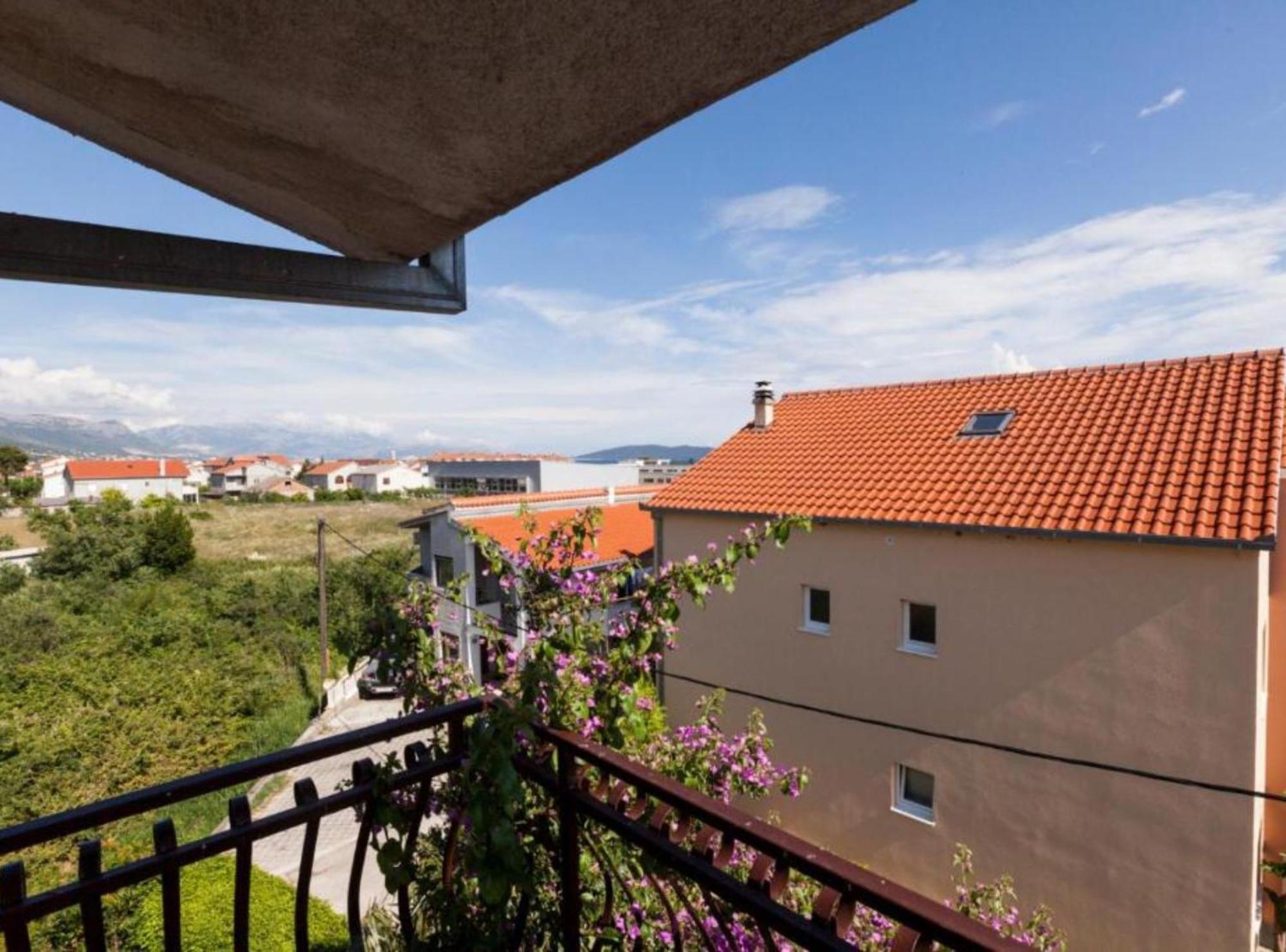 Apartment Dalmatia Kastela Exterior photo